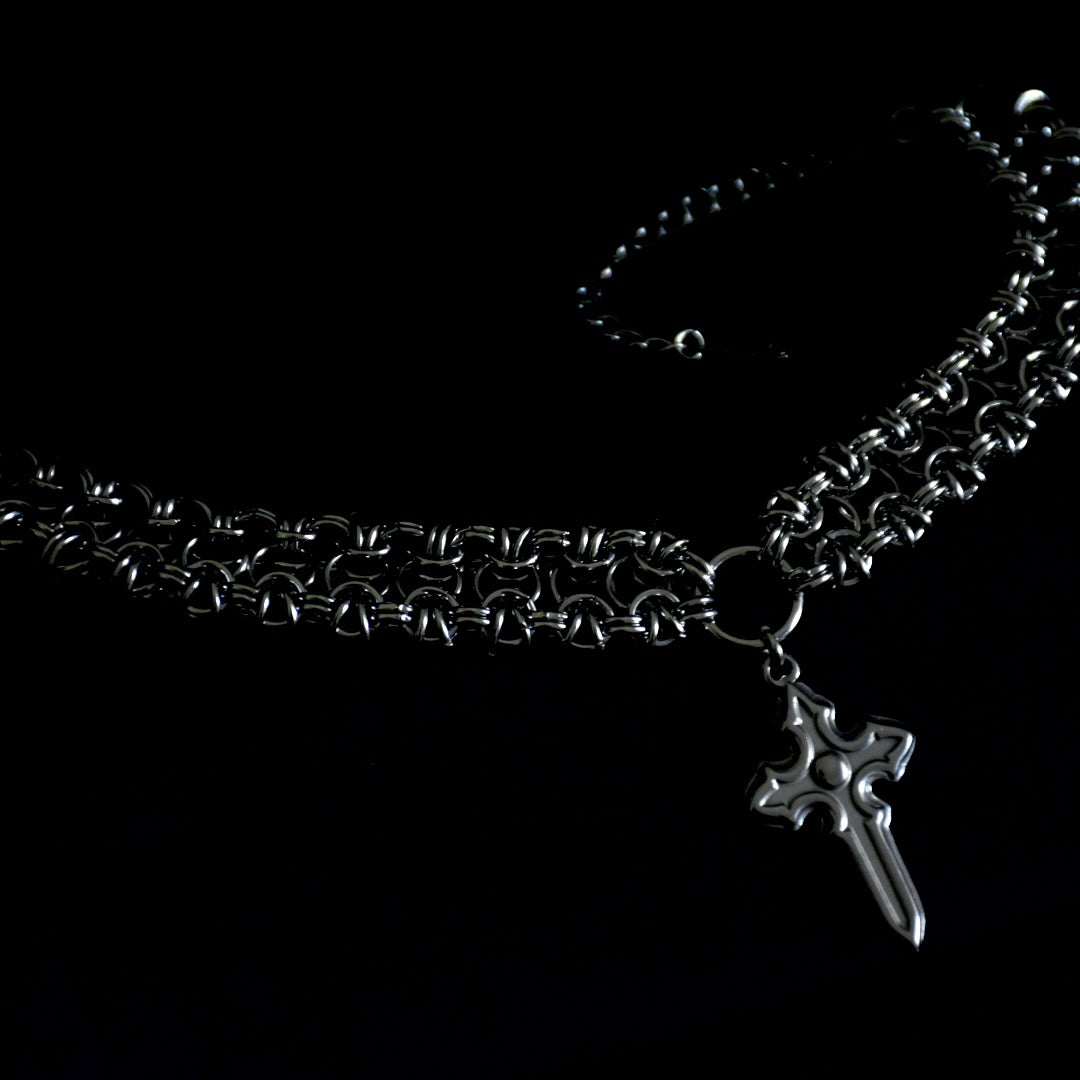 Cross Drop Chainmail
Stainless Steel Bracelet
