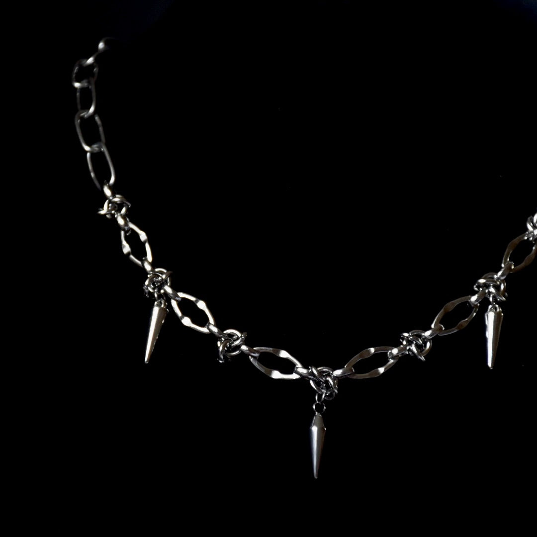 Bulldog Barbed Chain
Stainless Steel Necklace