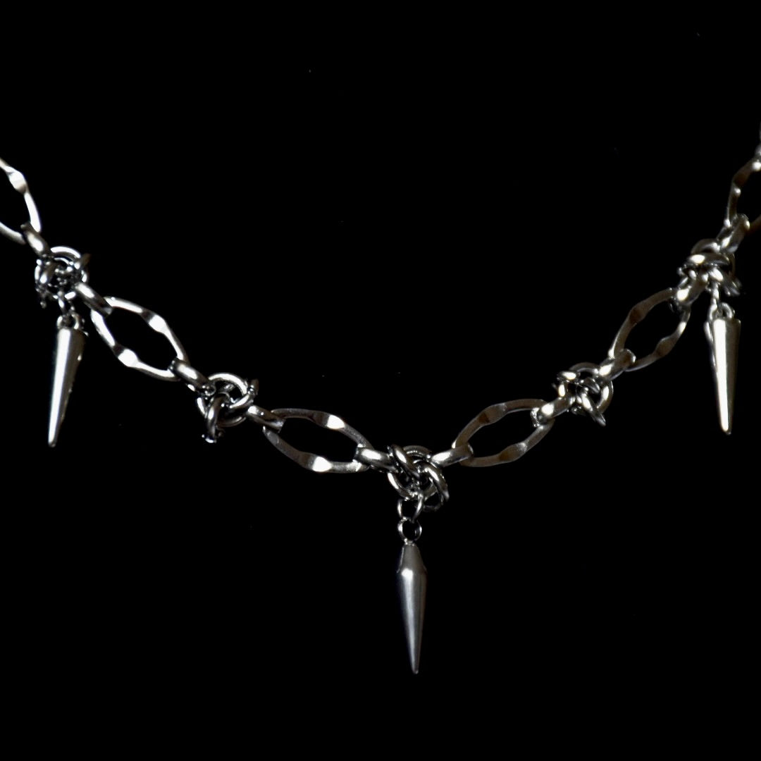Bulldog Barbed Chain
Stainless Steel Necklace